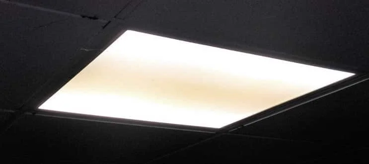 Hiện tượng ố vàng ở đèn panel LED